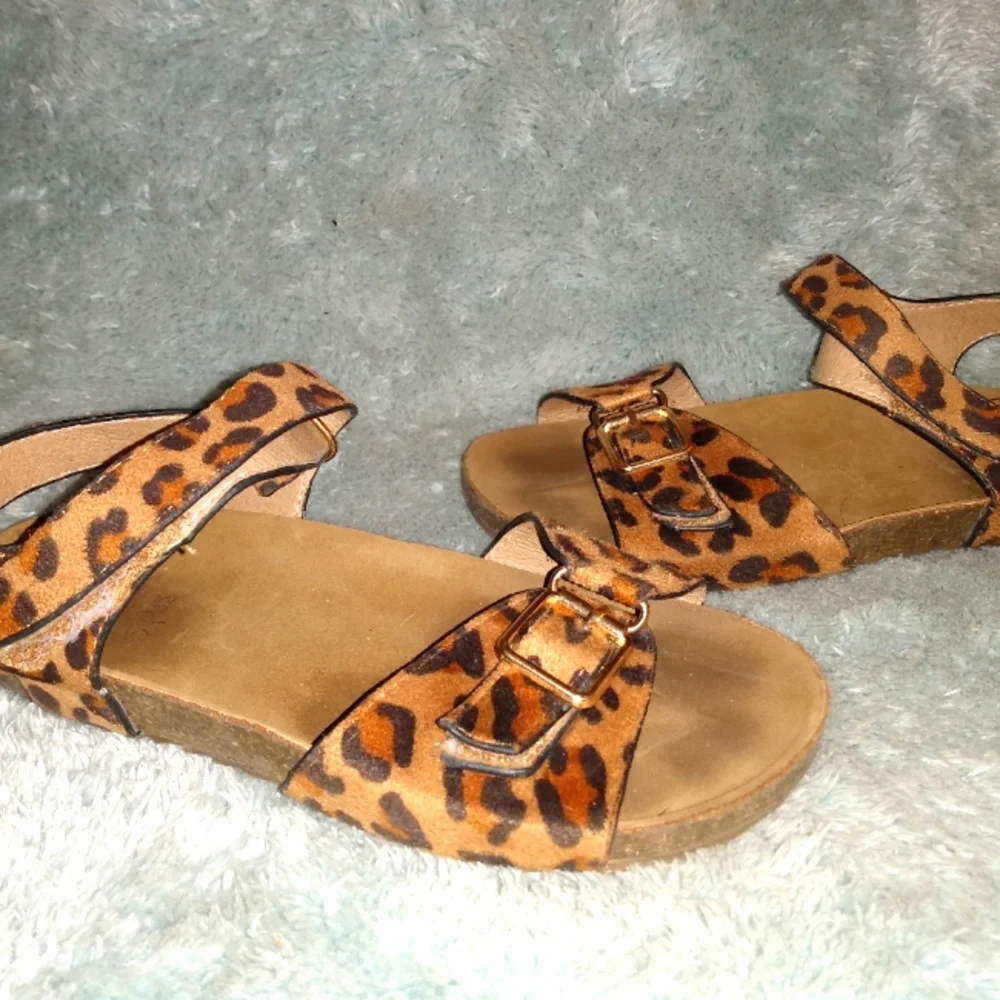 Leopard Sandals - Picture 1 of 2